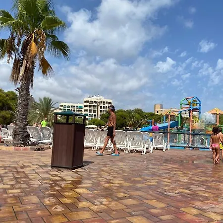 Beautiful In With Pool Access Apartment